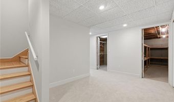 46 Timberland Dr, Lincoln, RI 02865