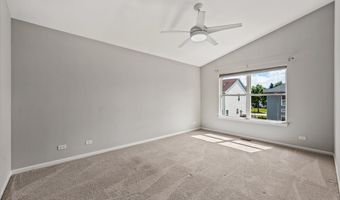 2317 Barrett Dr, Algonquin, IL 60102