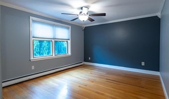 91 Inez St, Narragansett, RI 02882