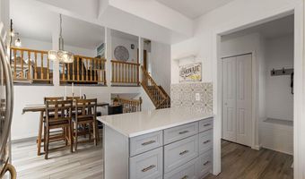 7983 Hallmark Way, Apple Valley, MN 55124