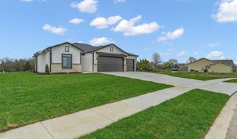 1006 Bluestem Cir, Baldwin City, KS 66006