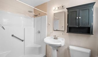 402-4 Santa Barbara St, Oceanside, CA 92058