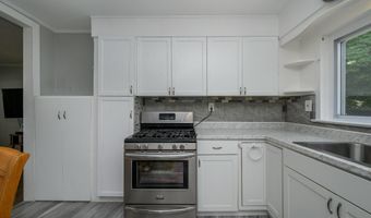 219 Bay Blvd, Bayville, NJ 08721