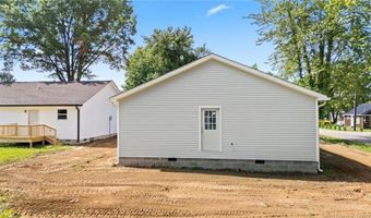 220 North St, Austin, IN 47102