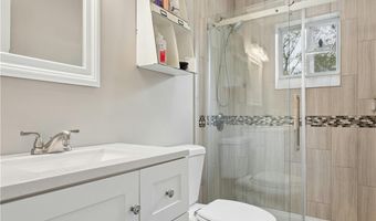 20 Oak Hill Dr, Exeter, RI 02822