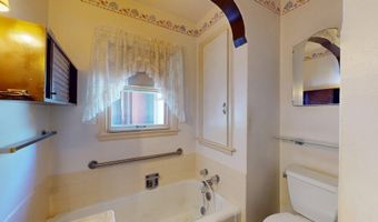 406 Giles Pl, Albert Lea, MN 56007