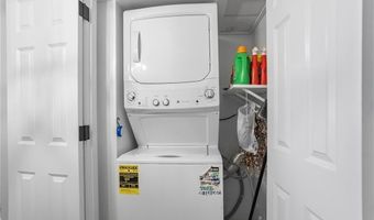 132 Hoffman Ave 116, Cranston, RI 02920