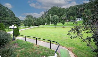 946 Gardner Springs Rd SE, Adairsville, GA 30103