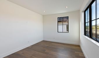 3118 NW Crossing Dr, Bend, OR 97703