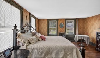 105 South St, Barre, MA 01005