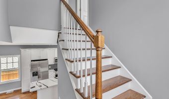 65 Bayview St, Aberdeen, NJ 07721