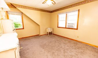 302 E Pasadena Pl, Bridgeport, CT 06610