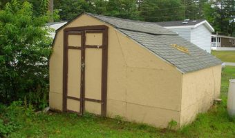 8 Holiday Ln, Standish, ME 04084