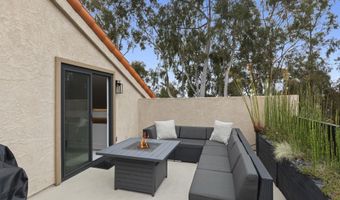 1963 Swallow Ln, Carlsbad, CA 92009
