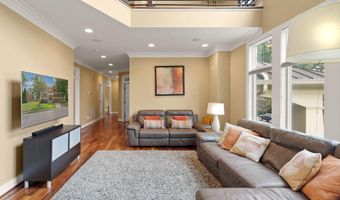 4226 40TH St N, Arlington, VA 22207