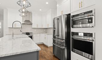 15 Parsons Way, Avon, CT 06001