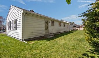 101 Bateman Ave, Cranston, RI 02920