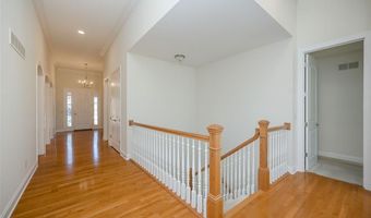 719 Clayton Corners Dr, Ballwin, MO 63011