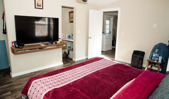 321 Mae Ln, Baxley, GA 31513