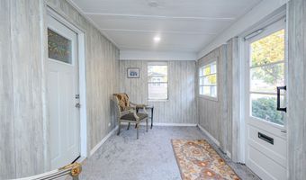 815 Grove St, Adel, IA 50003