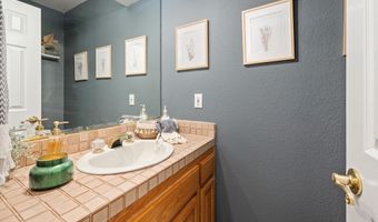 10913 Treeside Ln, Escondido, CA 92026