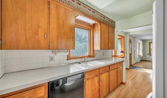 154 Walnut Dr, Amherst, OH 44001
