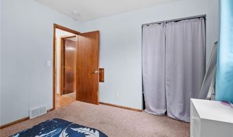 908 38th Ave, Anoka, MN 55303