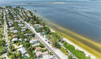 136 CRESCENT Dr, Anna Maria, FL 34216