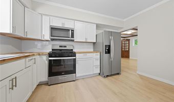 527 Harrison St, Anoka, MN 55303