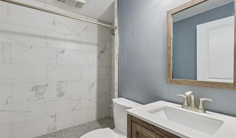 2202 Barry Dr, Adel, IA 50003