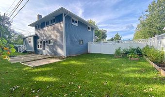 693 Edgewater Dr, Amherst, NY 14228