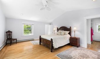 36 Kay Blvd, Newport, RI 02840