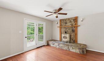 24674 PEACH ORCHARD Ln, Aldie, VA 20105