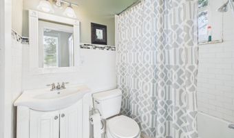 501 Fairview Ave, Abbeville, LA 70510