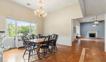 80 Woodbridge Dr, East Greenwich, RI 02818