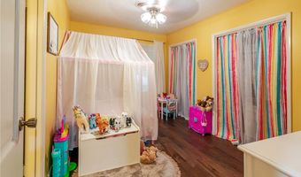 1820 Clare Dr, Alice, TX 78332