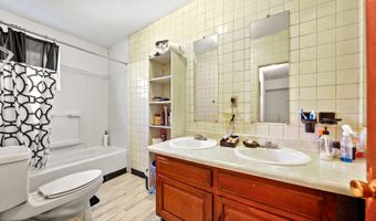 1 PAGE Ave, Barrington, NJ 08007