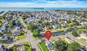 29 North Plz, Amity Harbor, NY 11701