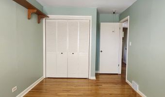 660 W Central Rd, Arlington Heights, IL 60005