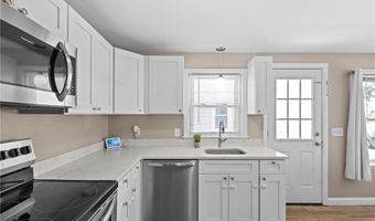 33 Belmont Ave, East Providence, RI 02914