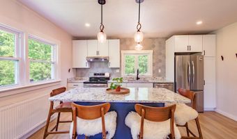 221 Lincolnville Ave, Belfast, ME 04915