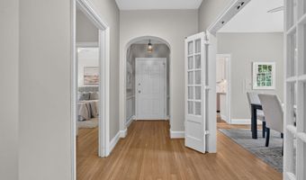 3041 SEDGWICK St NW 201-D, Washington, DC 20008