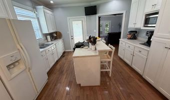 1414 Hickory St, Albertville, AL 35950