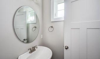 24 Kendall Ln, Raymond, NH 03077