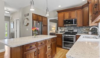 3 Spencer Ct, Clinton, CT 06413
