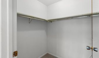 2332 Hidden Meadow Ln, Ballwin, MO 63021