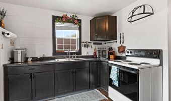 1215 NAVARINO St, Algoma, WI 54201
