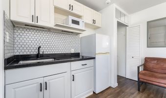 249 Kapili St 402, Honolulu, HI 96815