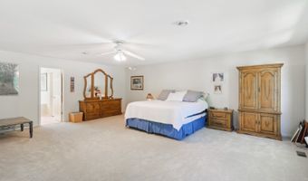 305 BUCKINGHAM Dr, Algonquin, IL 60102