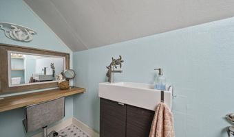 50 Long Hill Rd, Raymond, NH 03077
